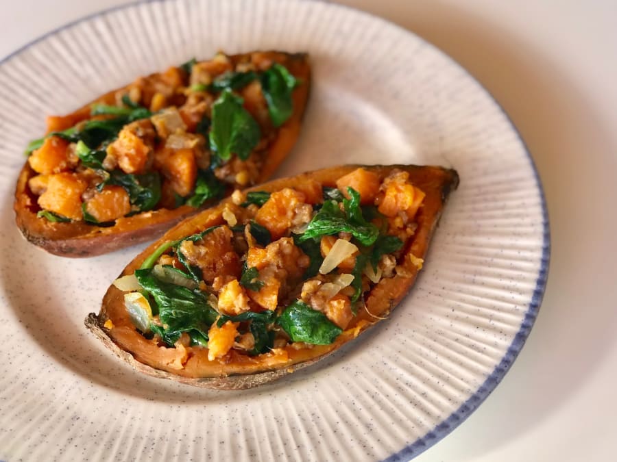 Sweet Potato Stuffed with Lentils and Spinach
