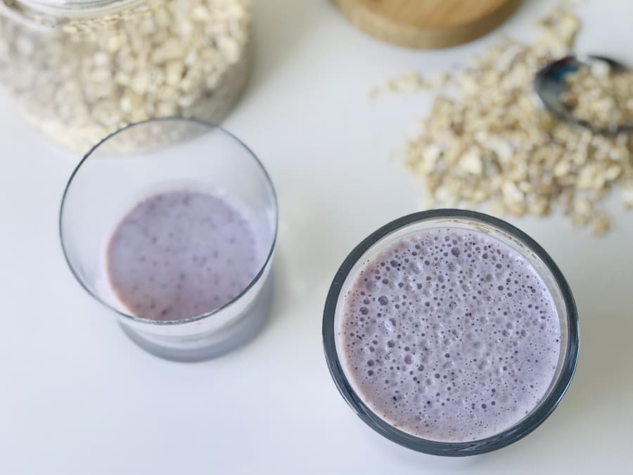Blueberry, Strawberry, and Oatmeal Shake