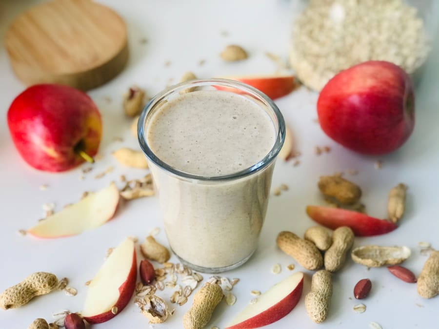 Oatmeal, Apple, and Peanut Butter Smoothie