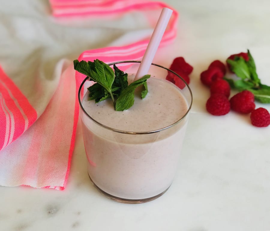 Raspberry and Oat Smoothie