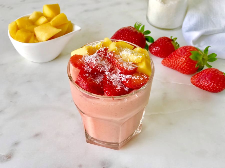 Strawberry, Mango, and Coconut Milk Smoothie