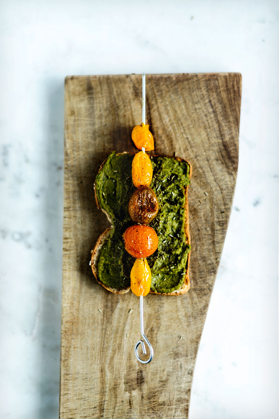 Brochetas de Tomates Cherry con Paté de Guisantes