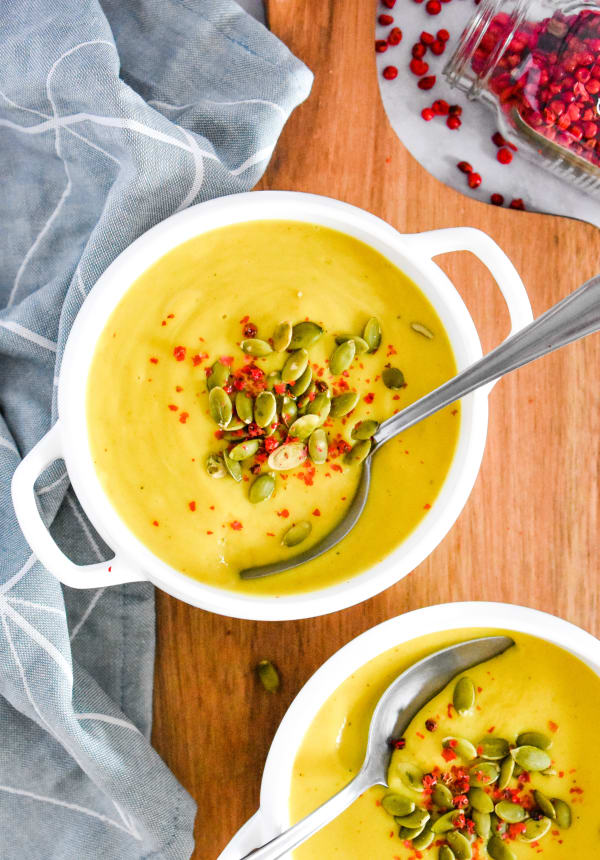 Creamy Cauliflower with Curry Soup
