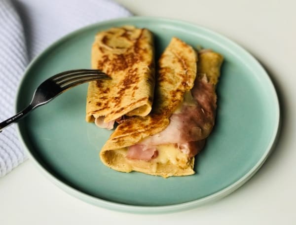 Spinach Crepes with Cheese and Ham
