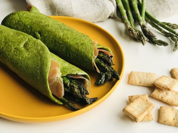 Spinach Pancakes Stuffed with Ham and Asparagus