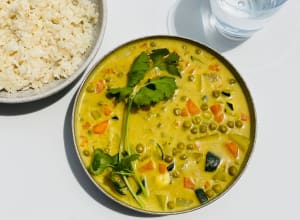 Curry de Guisantes y Zanahoria en Leche de Coco