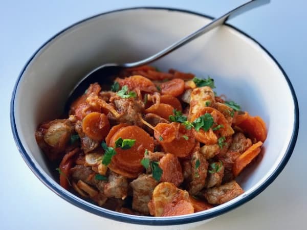 Beef with Carrots and Mushrooms