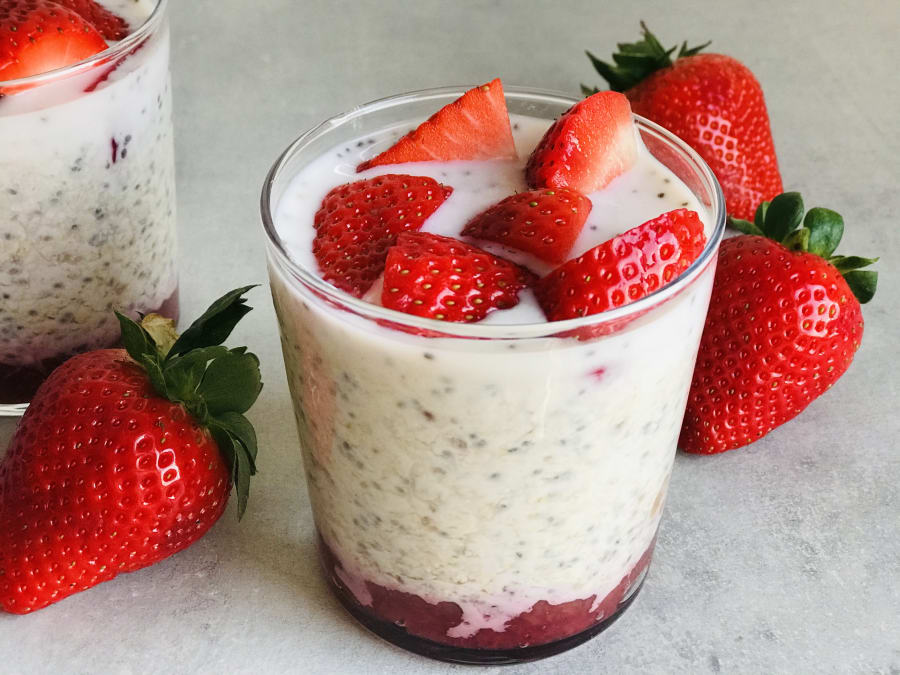 Chia and Oats with Strawberries Breakfast
