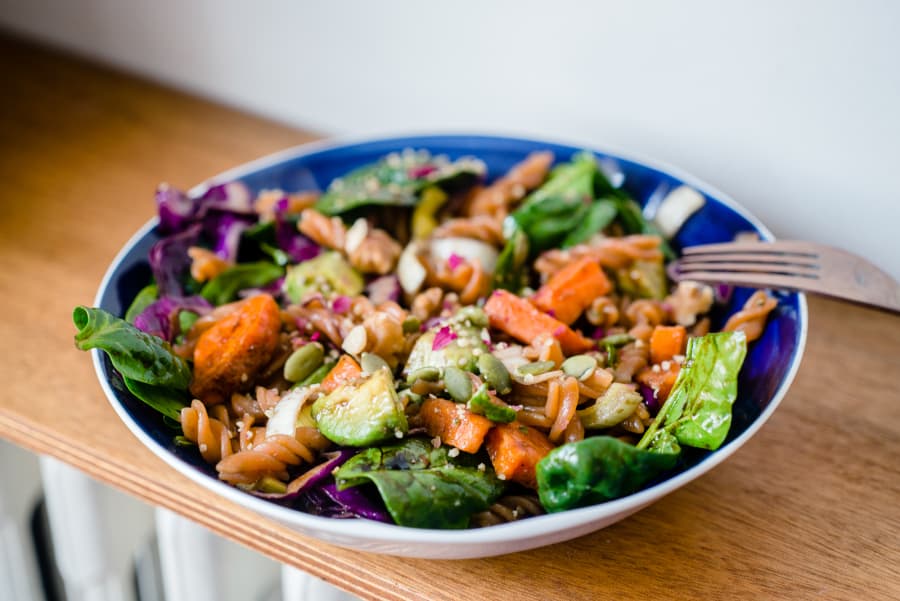 Ensalada de Pasta con Batata y Aguacate