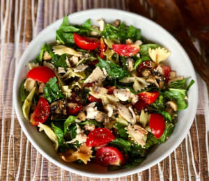 Pasta Salad with Spinach, Cherry Tomatoes, and Chicken