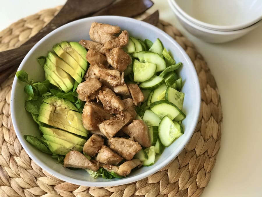 Ensalada de Pollo, Aguacate y Pepino