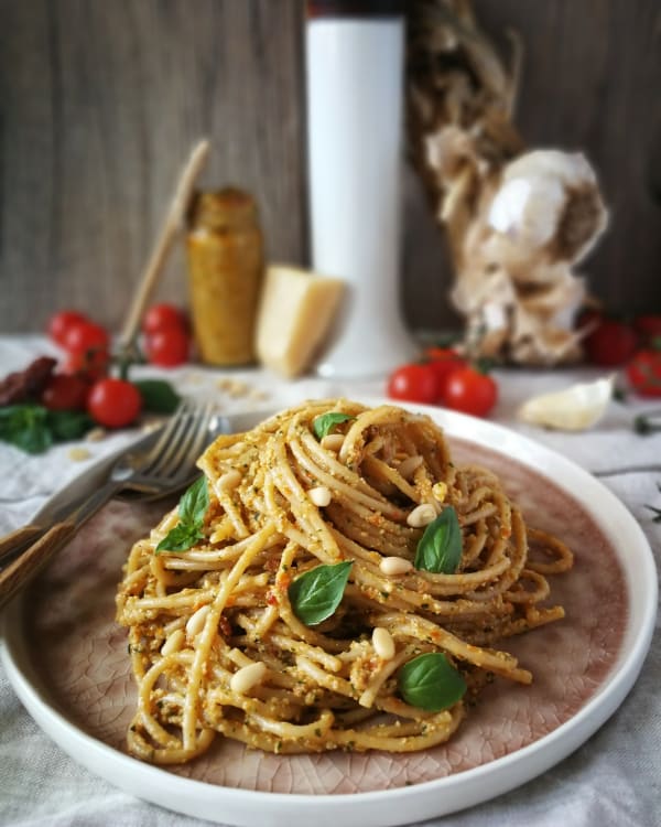 Espaguetis con Pesto Rosso