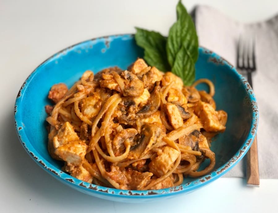 Espaguetis con Pollo y Champiñones | Receta ekilu