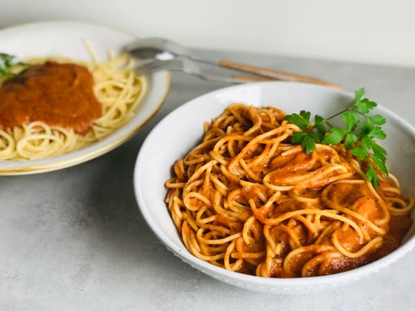 Espaguetis con Salsa de Tomate, Lentejas y Calabacín