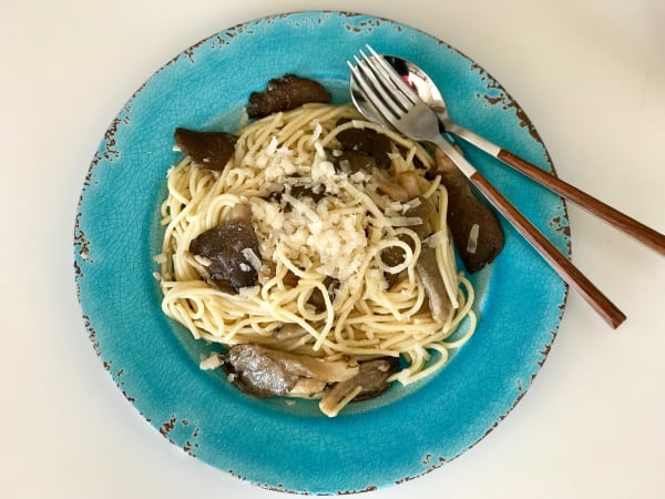 Espaguetis con Setas y Parmesano