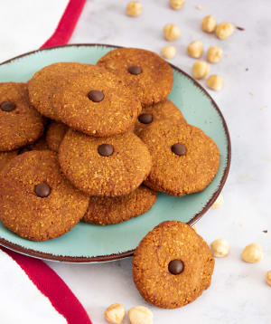 Hazelnut and Cocoa Oat Cookies