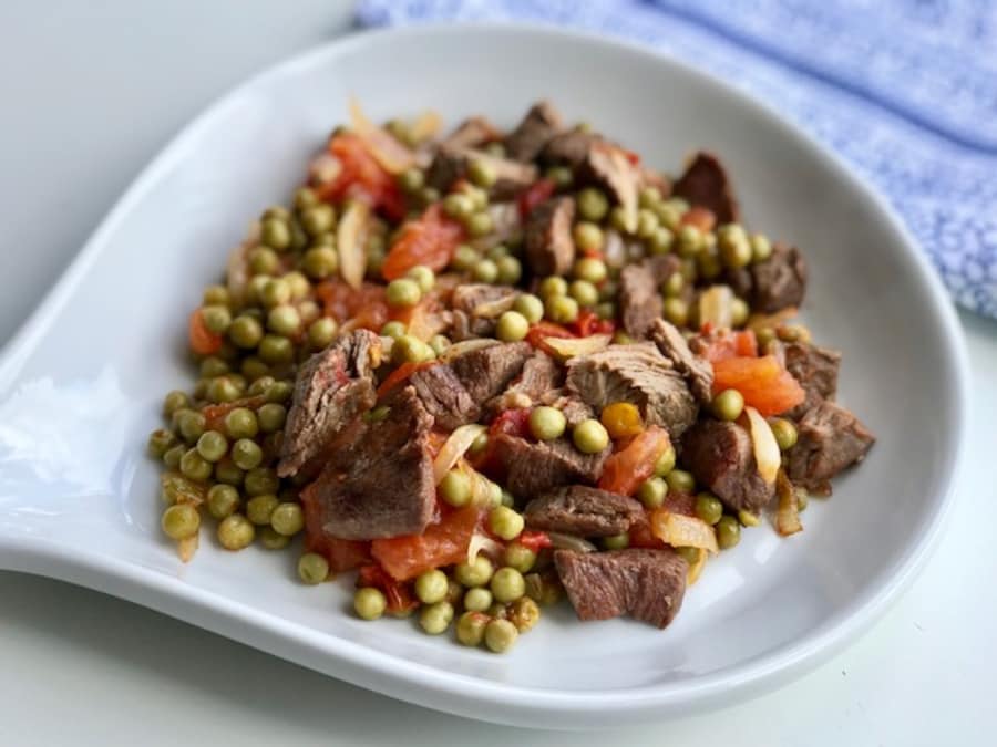 Guisantes con Tomate y Ternera