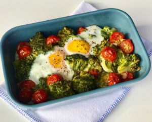 Baked Broccoli, Cherry Tomatoes, and Eggs