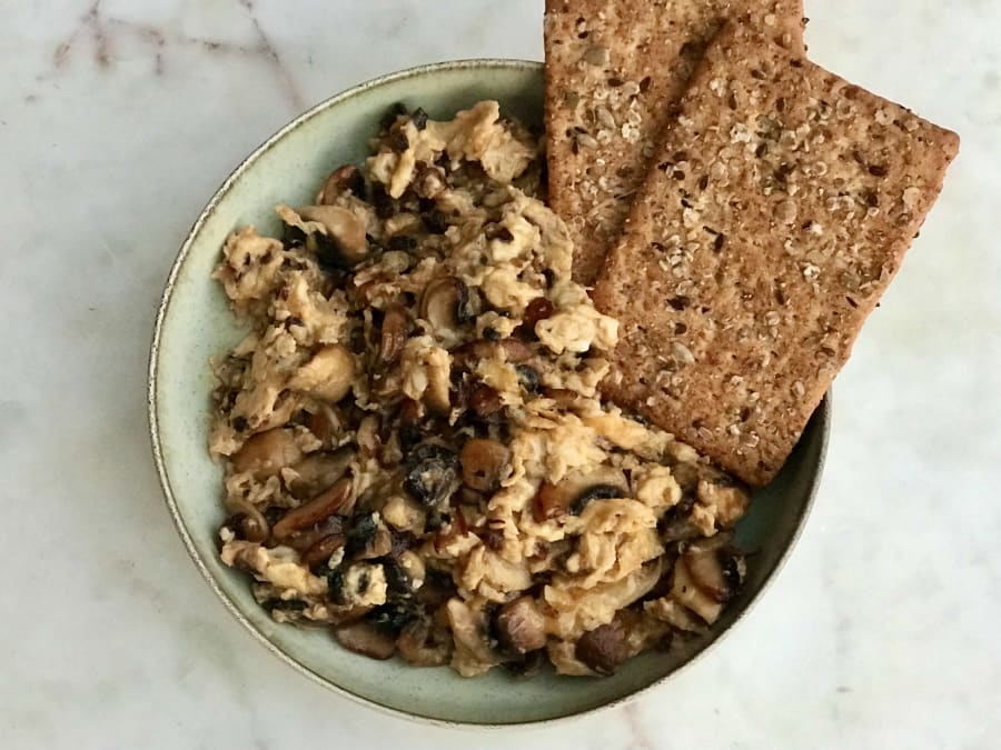 Scrambled Eggs with Mushrooms and Cheese