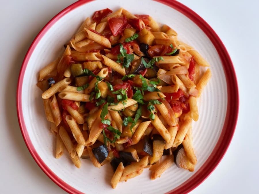 Macarrones con Berenjenas y Tomates