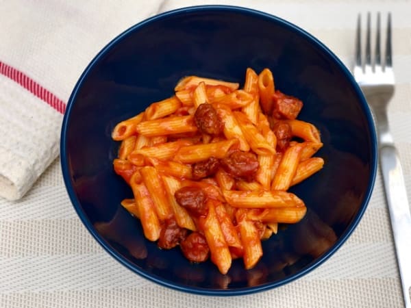 Macarrones con Salsa de Tomate y Chistorra