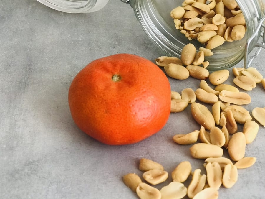 Mandarina con Cacahuetes