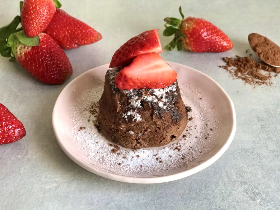 Mini Chocolate Cake with Strawberries