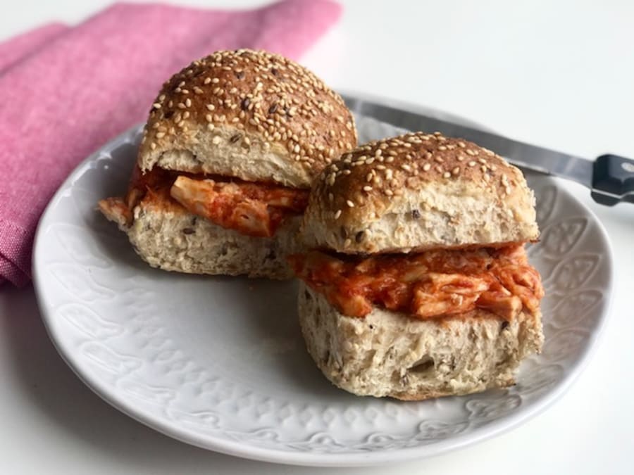 Mini Bocadillos de Pollo con Tomate Frito