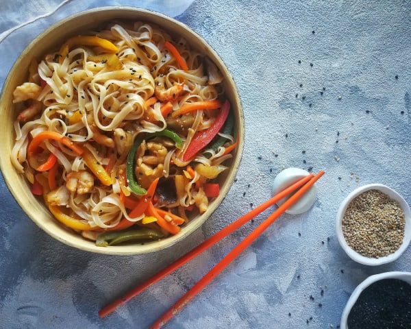 Shrimp and Bell Pepper Stir-Fried Noodles