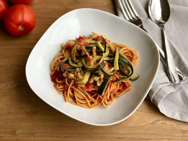 Spaghetti with Zucchini and Tomato