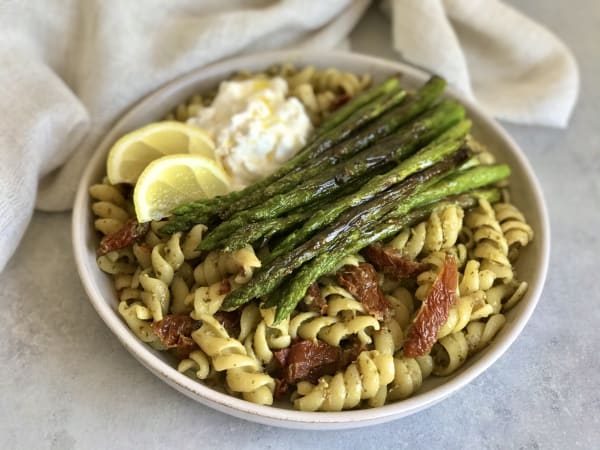 Asparagus and Sun-Dried Tomato Pasta