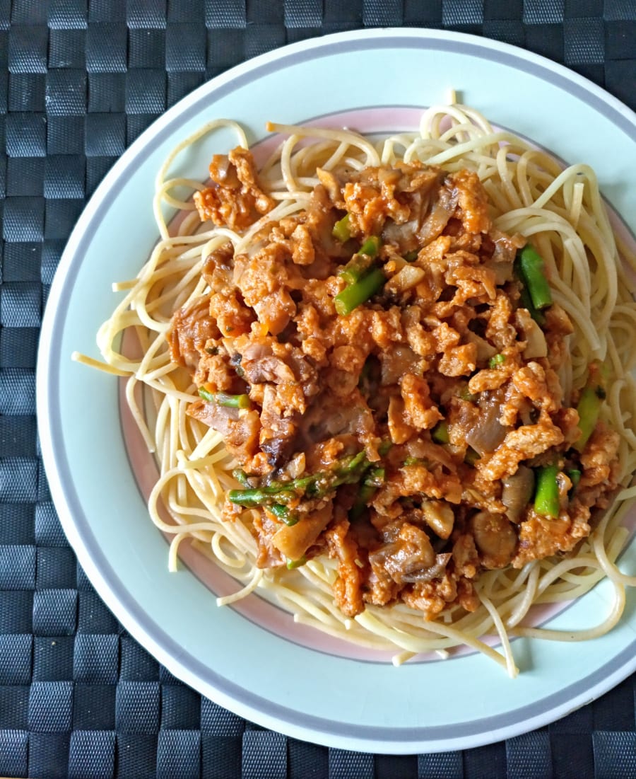 Espaguetis integrales con verduras, una receta sana y riquísima