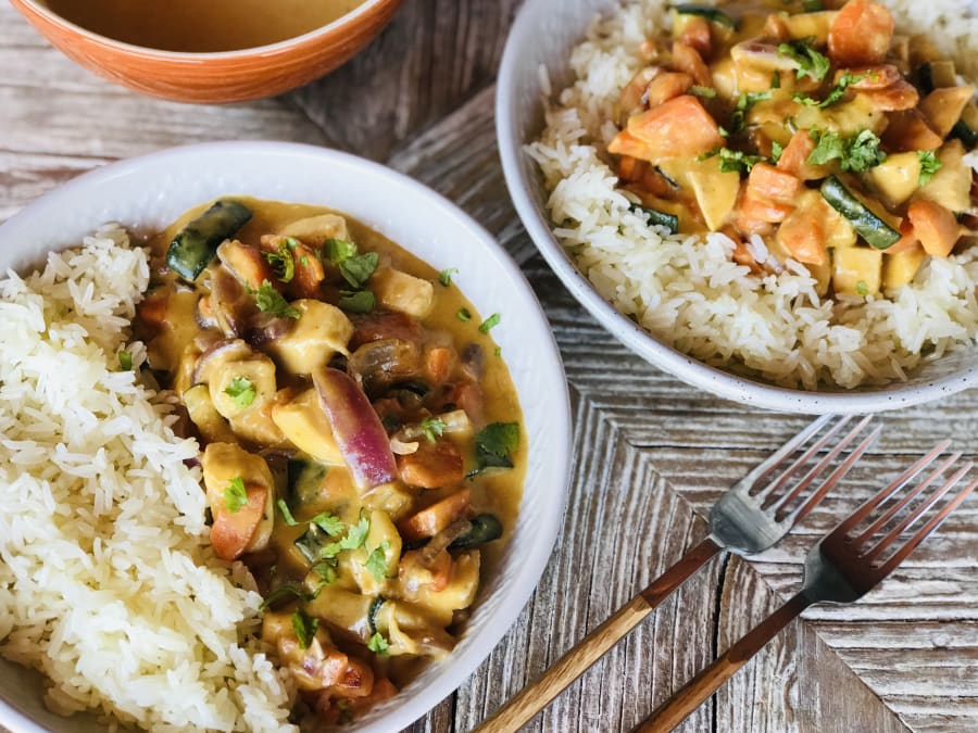 Chicken with Carrot and Zucchini in a Peanut Sauce