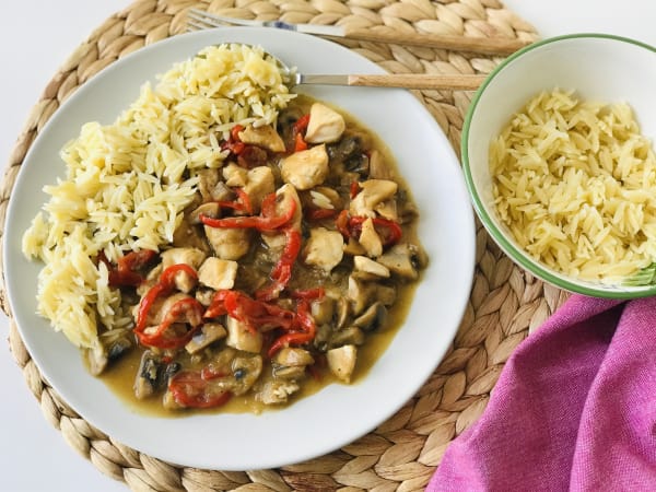 Chicken with Mushroom and Red Bell Pepper Sauce