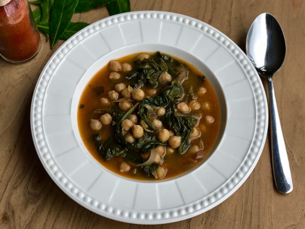 Quick Chickpea and Spinach Soup