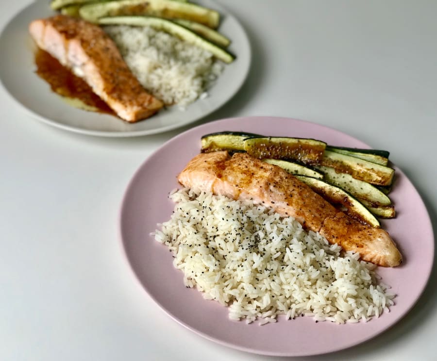 Salmon with Zucchini and Rice