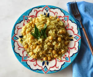 Curry Fried Rice with Garbanzos