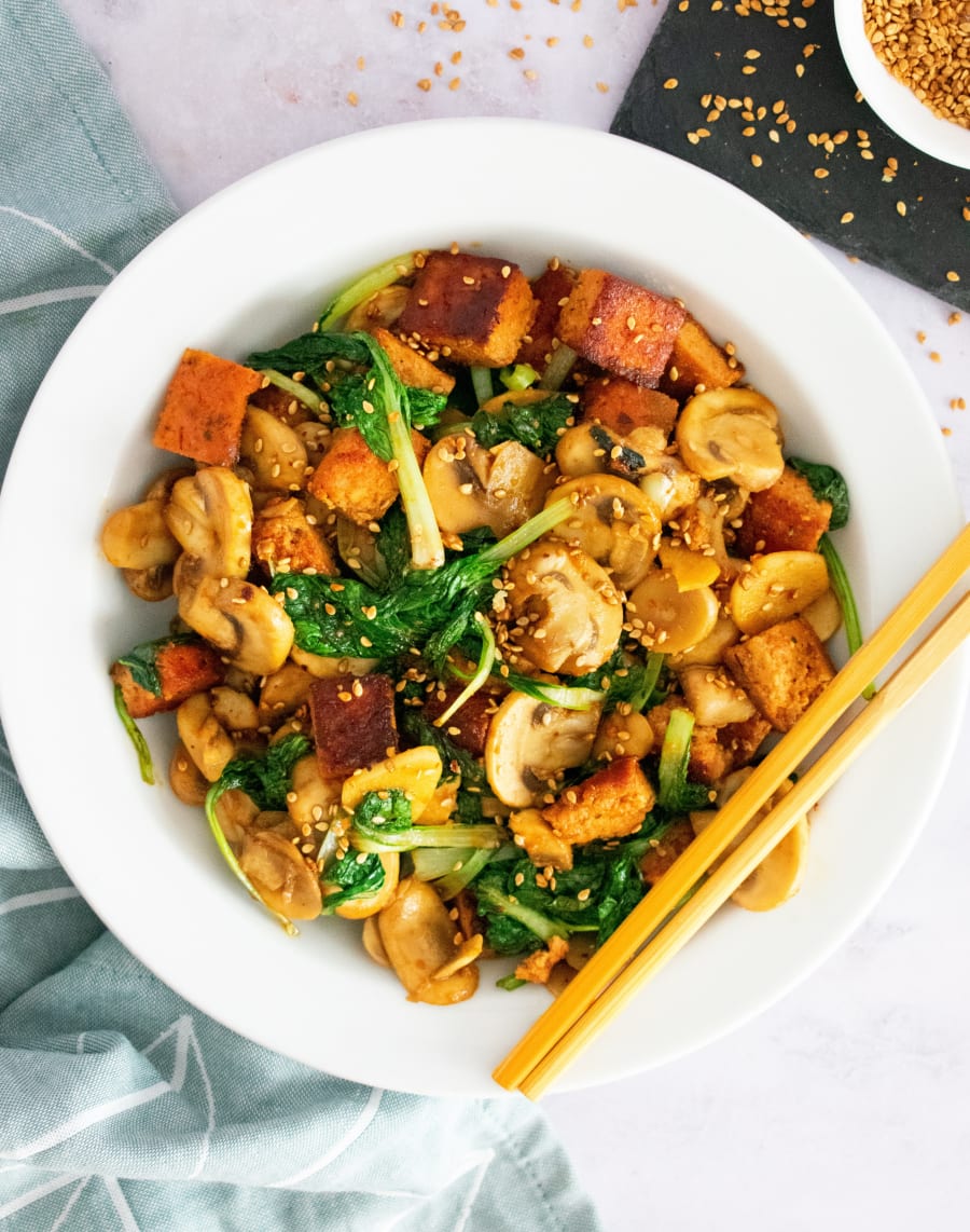 Spinach Sauté with Tofu and Mushrooms 