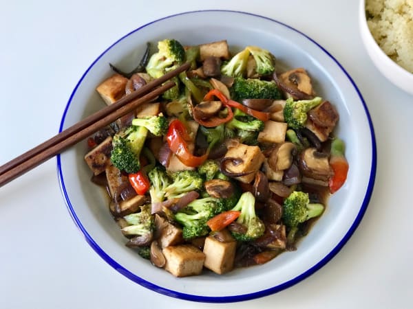Stir-fried Tofu with Mushrooms, Broccoli, and Bell Peppers