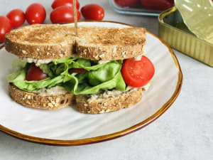 Sardine Sandwich with Lettuce and Tomato