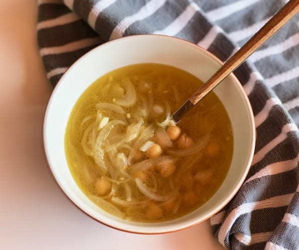 Onion and Chickpea Soup