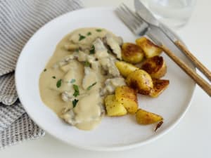 Ternera en Salsa de Almendras con Patatas