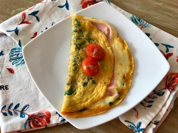 Spinach Omelet with Ham and Cheese