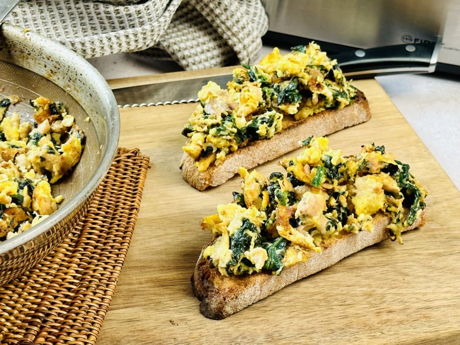 Scrambled Egg Toast with Spinach and Tuna